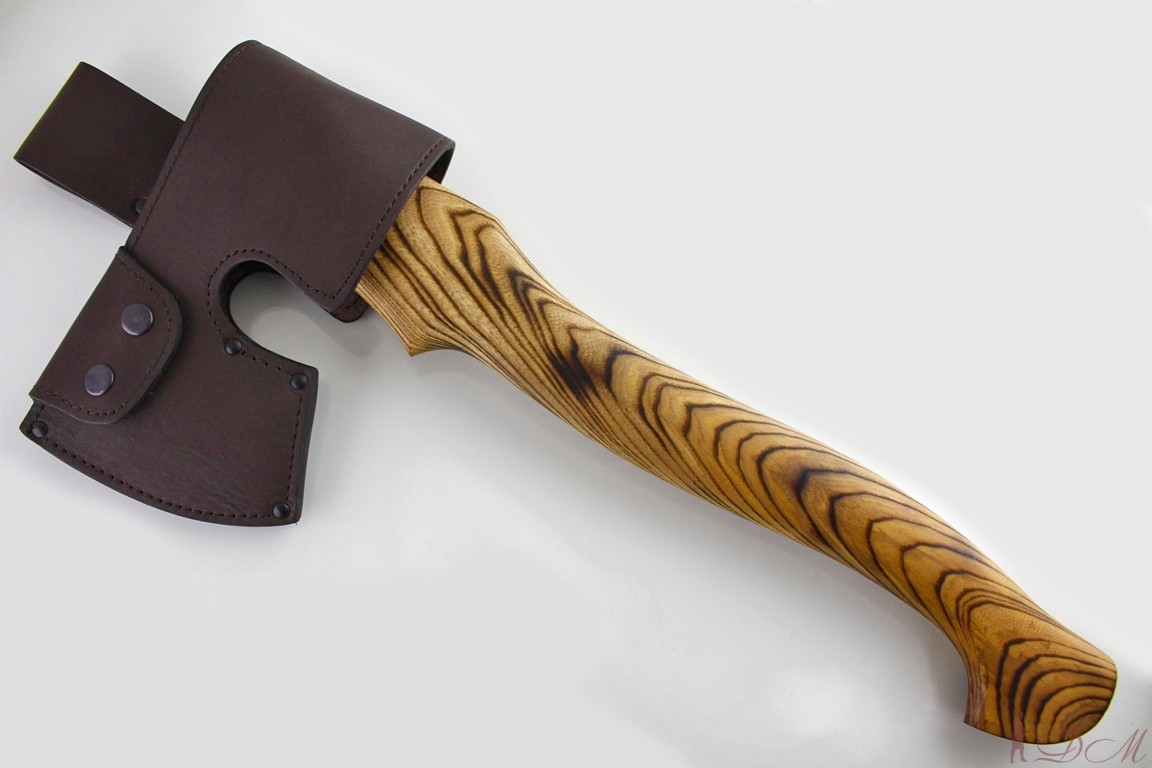 Топор Таёжный Х12мф, топорище ясень.