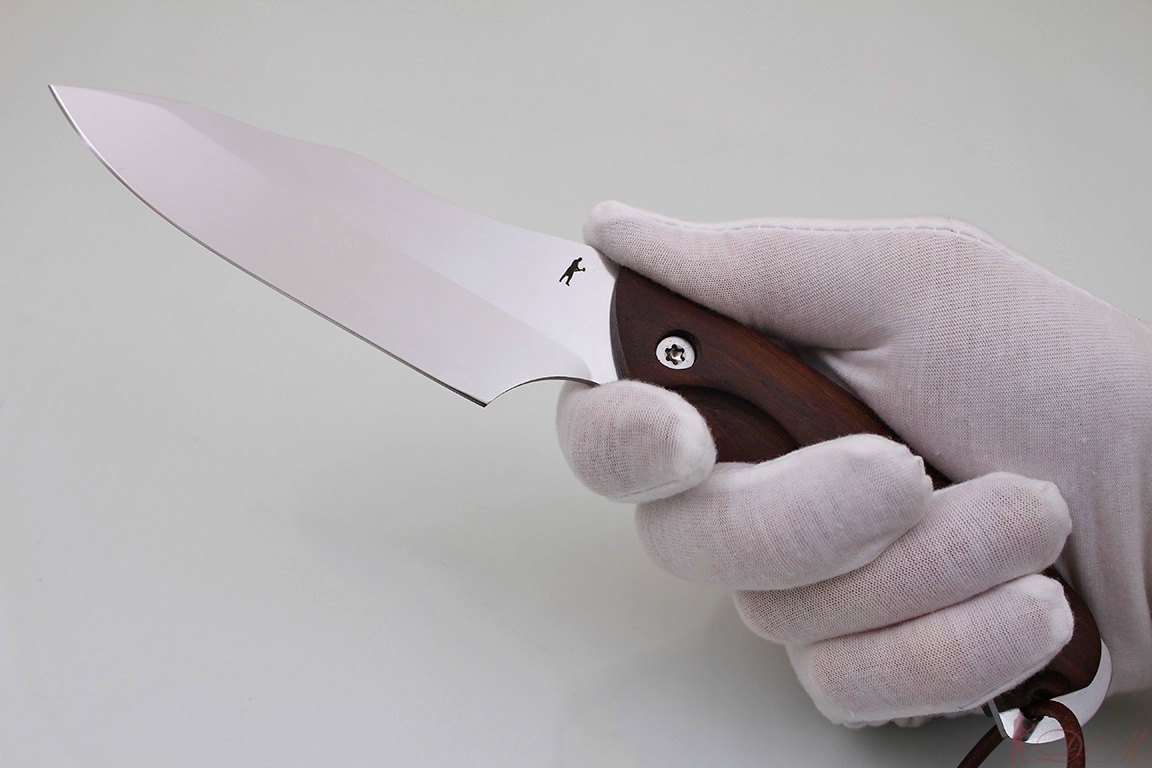 Нож Варан Сталь Bohler N690. Рукоять Орех.