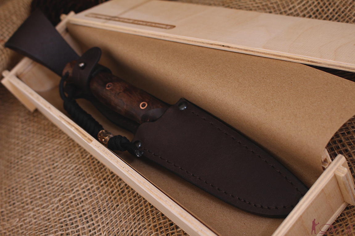 Нож Пират Bohler K110. Рукоять коричневая карельская береза.