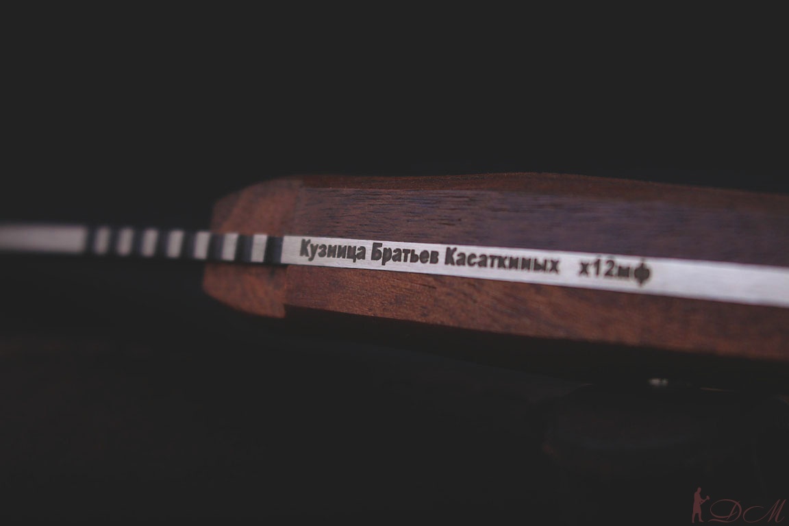 Нож Айрус кованая сталь х12мф. Рукоять Орех.