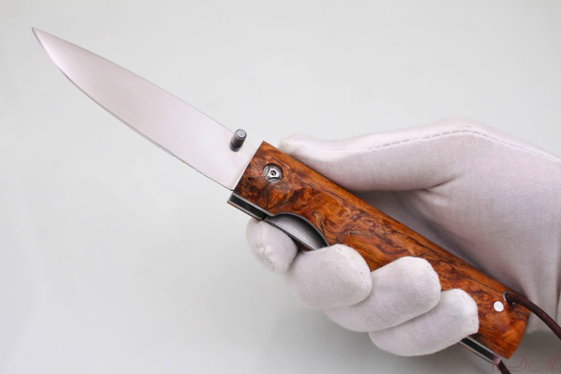 Cкладной Северный нож малый N690. Рукоять шпальт карельской березы.