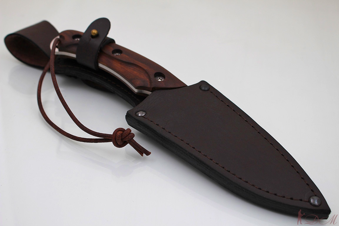 Нож Варан Сталь Bohler N690. Рукоять Орех.