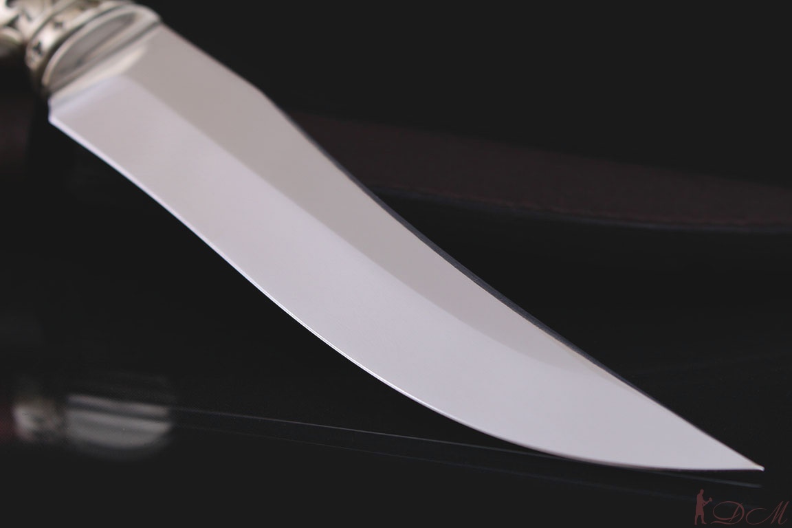 Нож Казачий сталь Bohler k 340. Рукоять стабилизированная карельская береза.