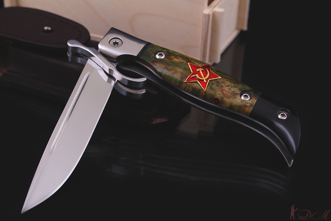 Складная Финка НКВД с красной звездой. Сталь Böhler k 340. Рукоять карельская береза (зеленая).